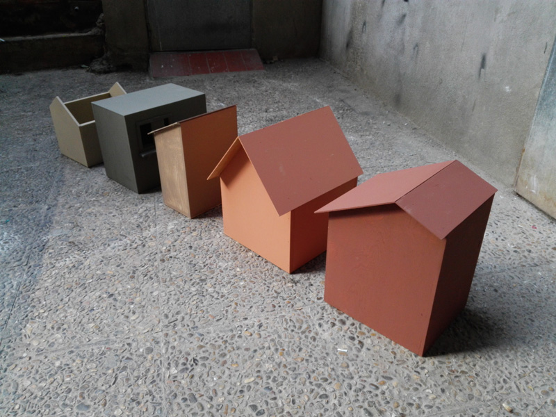 casas madera 40.5x33x30.2 42x32.7x39.8 37.5x18.5x25.5 32.5x24.38.5 30x24.5x31 1u